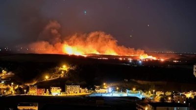 Diyarbakır’da anız yangını: Geniş alana yayıldı