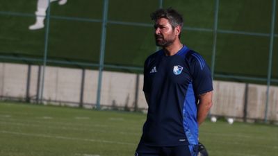 Hakan Kutlu: Kulübün geleceğini düşünmek zorundayız