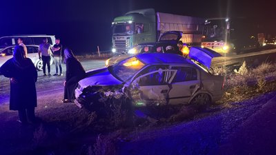 Samsun'da karşıdan gelen araçla çarpıştı: 6 yaralı