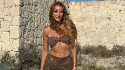 Merve Oflaz'ın bikinili pozlarına yorum yağdı: 'Güzellik abidesi'