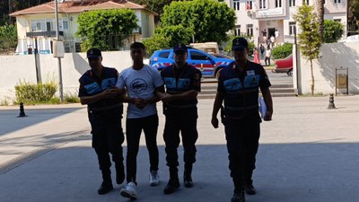 Antalya'da uyuşturucu krizine giren şahıs araba çaldı