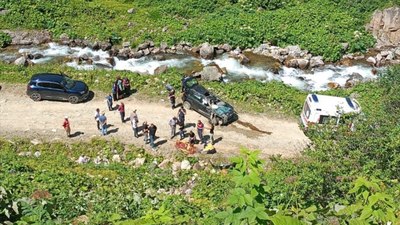 Rize'de uçuruma devrilen cipteki 2 kişi öldü, 3 kişi yaralandı