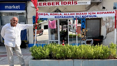 Hataylı berberden çiçekleri koparanlara tepki: Koparanın eli kopsun