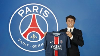 Paris Saint-Germain, Benfica'dan Joao Neves'i kadrosuna kattı