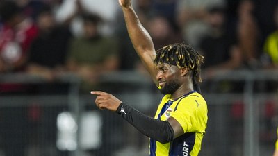 Allan Saint-Maximin taraftarın gönlünü fethetti