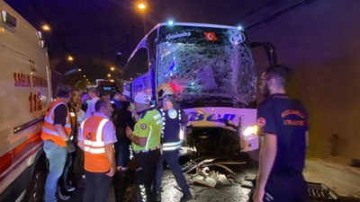 Kocaeli'de zincirleme trafik kazası: 15 yaralı