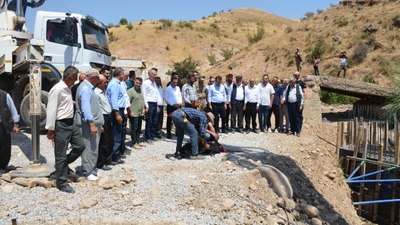 Şırnak'ta terörden temizlenen köylerine dönenler için yollar yeniden yapılıyor