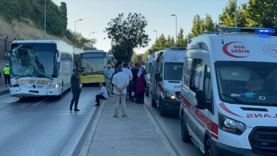 Üsküdar'da şehirlerarası otobüs İETT otobüsüne çarptı