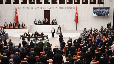 Mahmud Abbas, TBMM'de ayakta alkışlandı