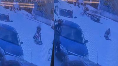 Sakarya'da kaçan at seyir halindeki motosiklete çarptı