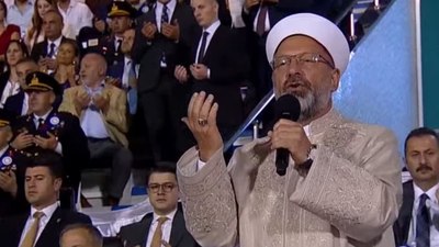 Diyanet İşleri Başkanı Ali Erbaş Jandarma mezuniyet töreninde dua etti