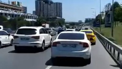 İstanbul'da trafiği durduran düğün konvoyu kazaya neden oldu