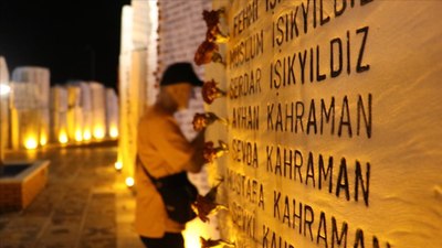 Marmara Depremi'nde hayatını kaybedenler anıldı