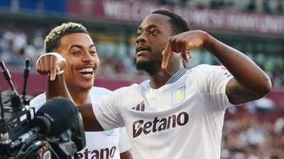 Aston Villa, Premier Lig’e galibiyetle başladı