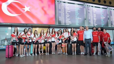 Avrupa şampiyonu olan 20 Yaş Altı Kadın Milli Voleybol Takımı yurda döndü