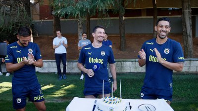 Fenerbahçe'de Mert Hakan Yandaş'ın doğum günü kutlandı