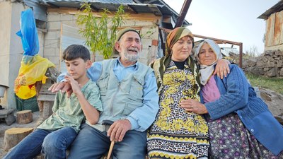 Artvin'in Fransız gelini yaz aylarını köyde geçiriyor