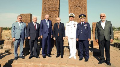 Cumhurbaşkanı Erdoğan, Ahlat Selçuklu Mezarlığı’nı ziyaret etti