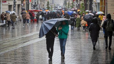 İstanbul'a sağanak yağış geliyor: Meteoroloji ve AFAD saat vererek uyardı