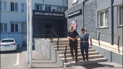 Bursa'da 11 yılla aranan şüpheli çiğ köfte yerken yakalandı