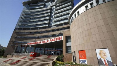 CHP'de tüzük komisyonu toplantısı: Genel başkanlarla görüştü