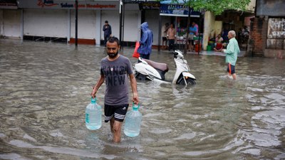 Hindistan'da şiddetli yağışlar etkili oldu: 17 kişi öldü