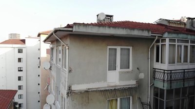 İstanbul'da balkonu çöken apartman sakini: Umurumda bile değil