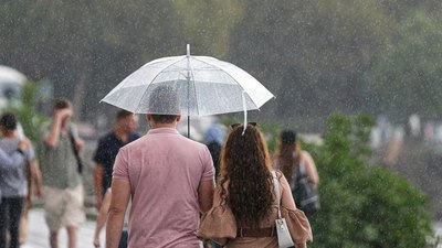 Meteoroloji uyarmıştı: İstanbul'da aralıklarla kuvvetli yağış etkili oldu