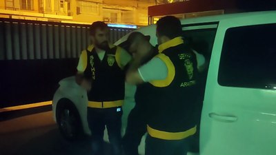 Adana'da fırınından ruhsatsız silahlar çıktı: Kim koydu bilmiyorum