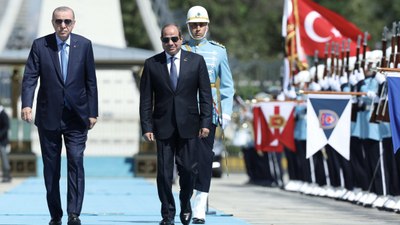 Sisi'nin ziyareti dünya basınında: Yunanistan rahatsız oldu