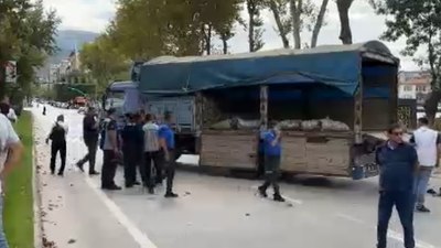 Kütahya'da kaçak satış yaptığı için ceza yazılınca kamyonuyla yol kesti