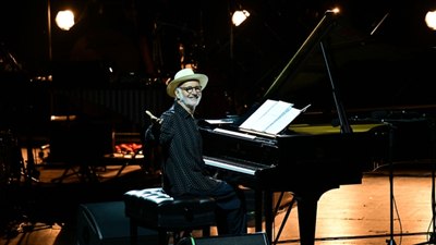 İtalyan piyanist Ludovico Einaudi'den İstanbul'da hayranlarına unutulmaz konser