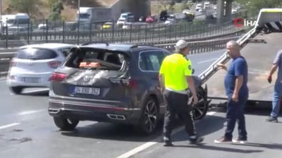 İstanbul'da kontrolden çıkan otomobil önündeki araca çarpıp takla attı