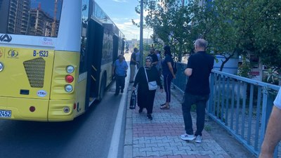 İstanbul'da iki İETT otobüsü çarpıştı