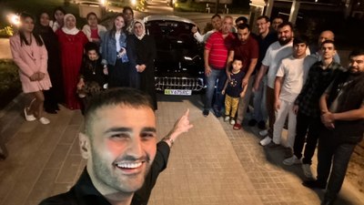 CZN Burak'a Özbekistan'da büyük sürpriz: Lüks araba hediye edildi