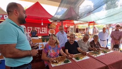 Ankara'da en hızlı baklava yeme yarışmasında birinci oldu