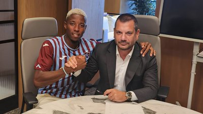 Trabzonspor'da Simon Banza imzaları attı