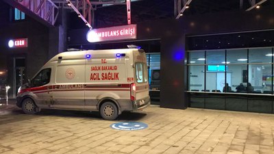 Bilecik'te kamyonet ile otomobilin çarpışması sonucu 1 kişi yaralandı