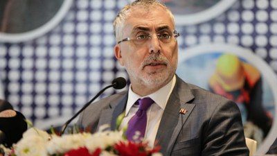 Vedat Işıkhan: Hedefimiz işsizlik oranını tek hanede tutmak