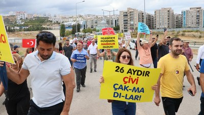 İzmir'de kentsel dönüşüm projesi hak sahipleri yol kesti