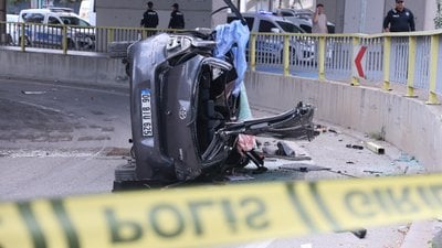 Konya'da üst geçitten düşen otomobilin sürücüsü öldü