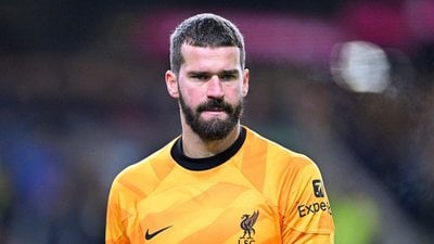 Alisson Becker isyan etti: Sürekli maç oynuyoruz