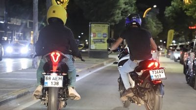 Aksaray'da motosikletli trafik magandaları kamerada