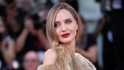 Angelina Jolie oğlu için seferber oldu