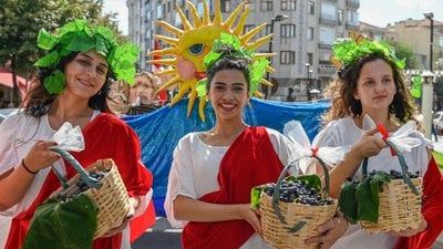 Kırklareli'de Bağ Bozumu Şenlikleri'nden renkli görüntüler