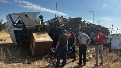 Şanlıurfa'da tır ve otomobil çarpıştı: 1 ölü