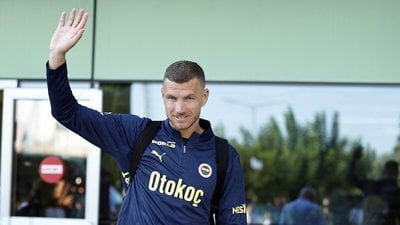 Edin Dzeko, eşiyle birlikte Çamlıca Camii'ni ziyaret etti