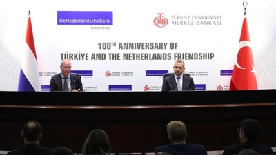 Türkiye ve Hollanda merkez bankası başkanları bir arada