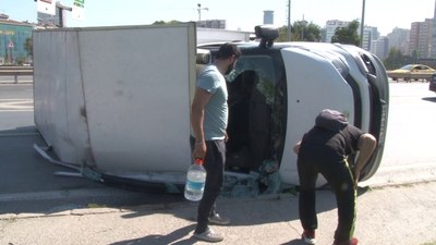 İstanbul'da nakliyat kamyonu devrildi: 1 yaralı