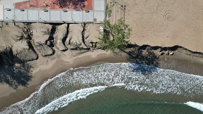 Sakarya'nın Karasu sahilinde kıyı erozyonu etkisini artırdı